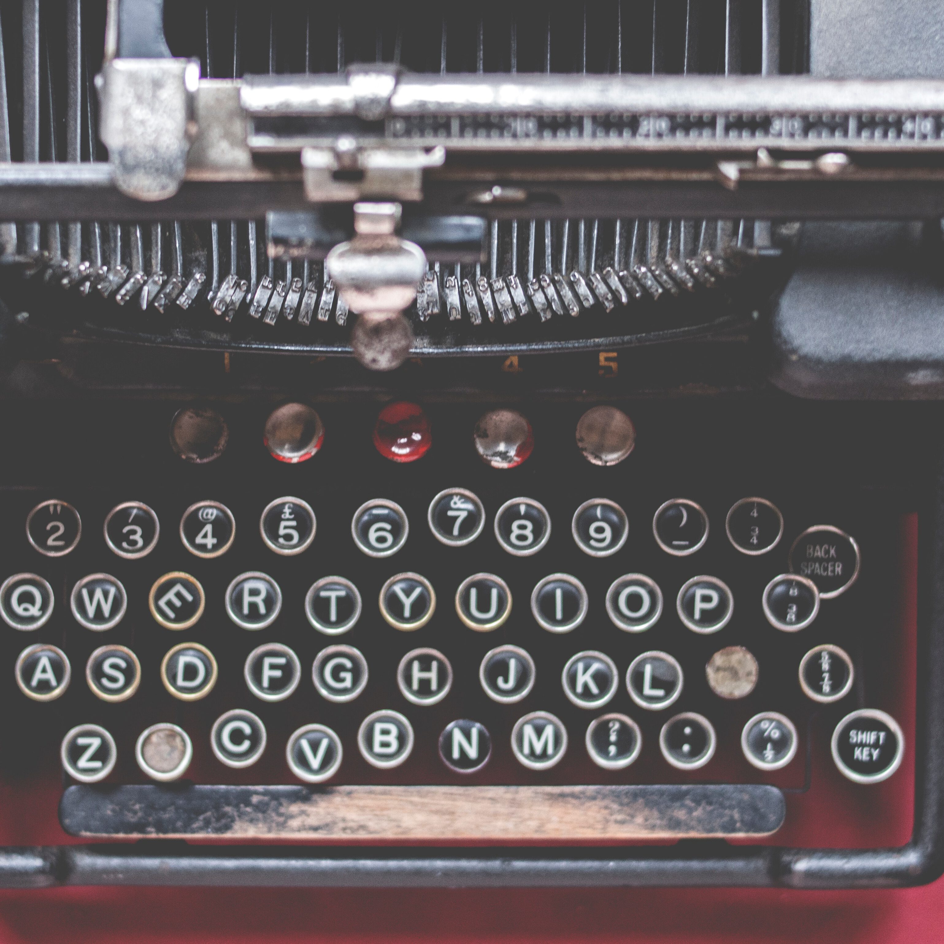 alphabets-antique-close-up-977931